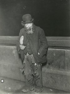 Londres, vagabundo com um cano de English Photographer