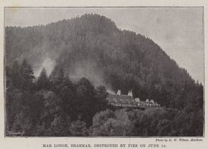 Mar Lodge, Braemar, destruído pelo fogo em 14 de junho de English Photographer
