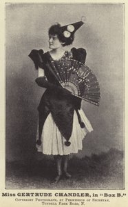 Senhorita Gertrude Chandler, na Caixa B de English Photographer