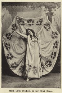 Miss Loie Fuller, em sua dança de saia de English Photographer