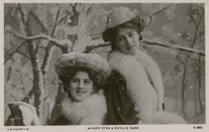 Misses Zena e Phyllis Dare de English Photographer