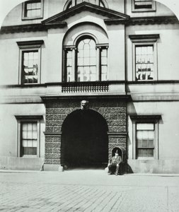 Casa de Northumberland, Charing Cross, Westminster LB: pátio, 1880 de English Photographer