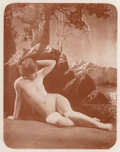 Arte nudista: Dama do Lago (fotografia a p/b) de English Photographer