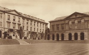 Oxford: Worcester College, a Biblioteca do século XVIII e o lado norte do Quadrilátero (fotografia a preto e branco) de English Photographer