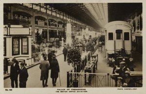 Palácio de Engenharia na Exposição do Império Britânico, realizada em Wembley, Middlesex em 1924 e 1925 de English Photographer