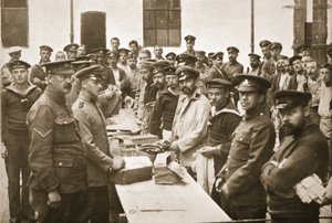 Parcels Arriving from Home, Handforth, ilustração de prisioneiros alemães na Grã-Bretanha (photogravura) de English Photographer