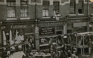 Polly Nathans Frito Fish Shop, pista Petticoat, Londres de English Photographer