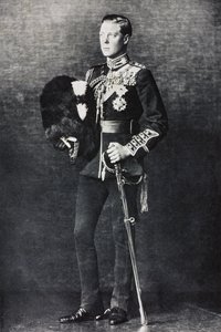 Retrato de Eduardo, Príncipe de Gales, no seu uniforme de coronel da Guarda Galesa de English Photographer