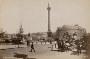 Postal com uma imagem da Trafalgar Square de English Photographer