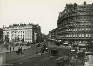 Postal com uma imagem de West Strand de English Photographer