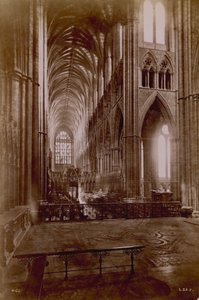 Postal com uma imagem do interior da Abadia de Westminster de English Photographer