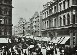 Aves de capoeira, olhando para o oeste a Cheapside, cidade de Londres, 1890 de English Photographer