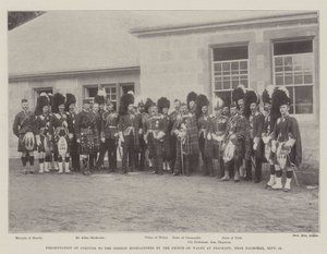 Apresentação das Cores aos Montanheses Gordon pelo Príncipe de Gales em Braikley, perto de Balmoral, 18 de setembro de English Photographer