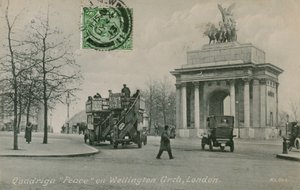 Paz Quadriga em Wellington Arch, em Londres. Postal enviado em 1913. de English Photographer