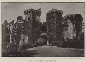 Raglan Castle, Monmouthshire de English Photographer