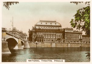 Fotografias reais, c.1939: Teatro Nacional, Praga (fotografia a cores) de English Photographer