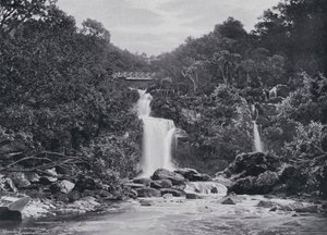 Escócia: Inversnaid Falls, Loch Lomond (foto a p/b) de English Photographer
