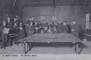 St Marks College, The Smoking Room (foto a p/b) de English Photographer