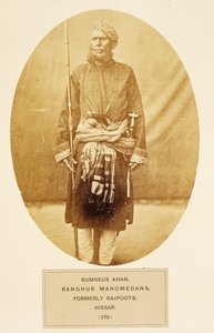 Sumneus Khan, Ranghur Mahomedans, anteriormente Rajpoots, Hissar, de The People of India, de J. Forbes Watson, publicado em 1868 (impressão de albume)