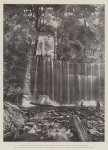 O avanço da Tasmânia, Russells Falls, mostrando o fluxo médio de água durante a temporada de verão