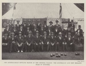 O Australasian Bowling Match no Crystal Palace, o time australiano e neozelandês de uniforme de English Photographer