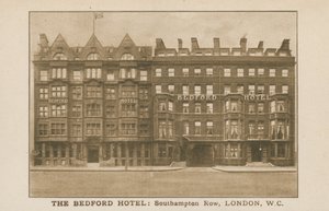 O Hotel Bedford, Southampton Row, Londres de English Photographer