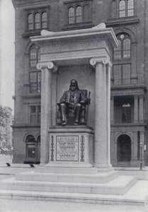 The Cooper Institute and Monument, New York (foto a p/b) de English Photographer