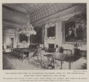 The Destructive Fire at Stourhead, Wiltshire, 16 de abril, a sala de jantar, com as caras pinturas e cadeiras de English Photographer