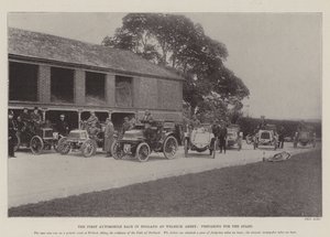 A primeira corrida de automóveis na Inglaterra em Welbeck Abbey, preparando-se para o início de English Photographer