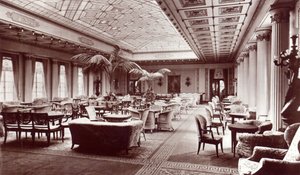 O First Class Lounge a bordo do HMS Homeric de English Photographer