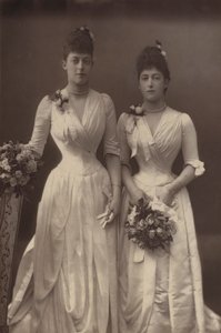 As princesas Victoria e Maud do País de Gales de English Photographer