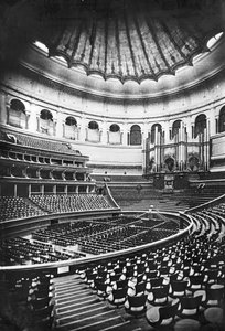 O Royal Albert Hall, em Londres, c.1880 de English Photographer