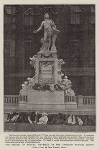 A estátua de Mozart, revelada pelo imperador Francis Joseph de English Photographer
