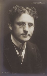 Thorpe Bates, cantor e ator inglês de English Photographer