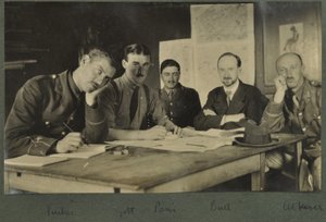 Tucker, Golt, Paris, Touro, Atkins, c.1916 de English Photographer