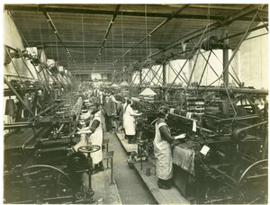 Tecelagem de peru, fábrica Hughes nº 2, 1923 de English Photographer