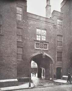 Vista do Lincolns Inn Gateway, Londres, 1876 de English Photographer