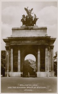 O Arco de Wellington e o Grupo Quadriga de Estatuária de English Photographer