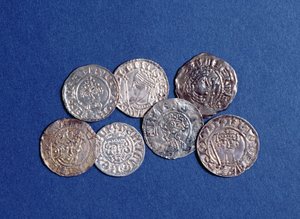 Um grupo de moedas normandas e angevinas, do rei Guilherme I ao rei Henrique III da Inglaterra, do século XI a XIII (prata) (vista anversa)