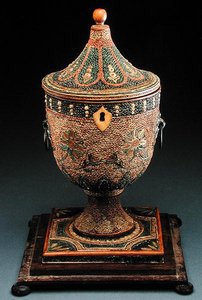 Um caddy de chá em forma de urna estilo Adam, c.1785 (boxwood) de English School