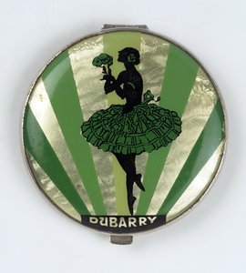Bailarina em pó compacto, feita por Dubarry, 1920-30 de English School