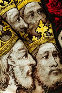 Seção conservada da Grande Janela Leste na Catedral de York: &39;Os anciãos adoram a Deus&39; de English School