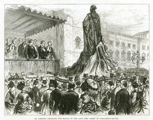 Disraeli desvelando a estátua do falecido Lorde Derby na Praça do Parlamento, Westminster de English School