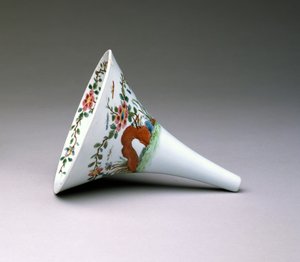 Famille Rose Wine Funnel, Porcelana de Worcester, 1753-55 (porcelana esmaltada)