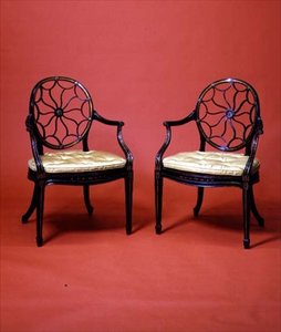 George III poltronas douradas e ebonizadas ao estilo de Chippendale, finais do século XVIII de English School