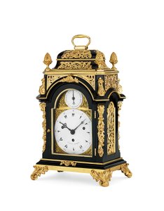 Relógio de mesa musical de oito dias impressionante e musical de oito dias de George III montado em ormolu, c.1765 (ormolu e caixa de madeira ebonizada) de English School