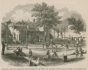 Ginásio e recreio das crianças da Sociedade Colonial e Infantil Colonial de English School