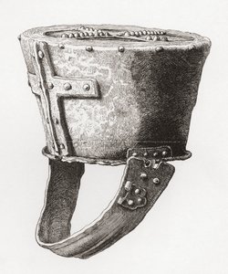 Capacete, do Castelo Pomeroy, Inglaterra, datado do século XII, do Exército Britânico: As suas Origens, Progresso e Equipamento, publicado em 1868. de English School