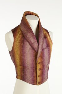 Colete de colarinho alto com listras verticais tecidas nas cores púrpura, bronze e amarelo, c.1840 (seda) de English School