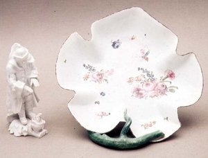 Longton Hall prato de folhas, Trembly Rose, 1755, e figura de inverno, 1758 (porcelana) de English School